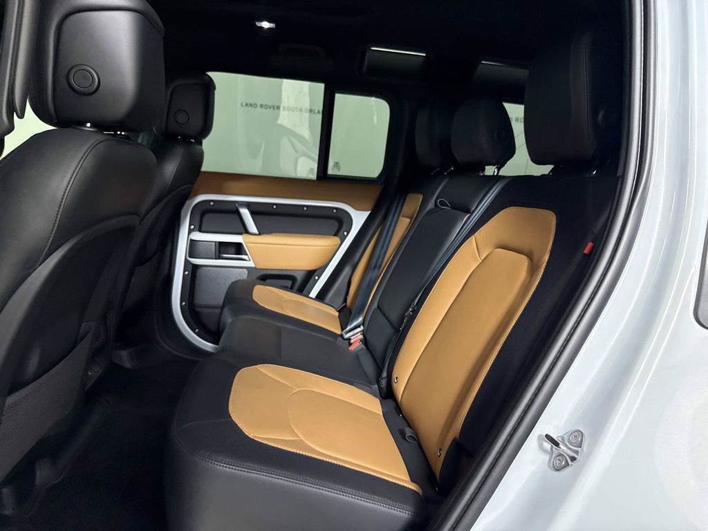 2023 Land Rover Defender X-Dynamic SE - Photo 13