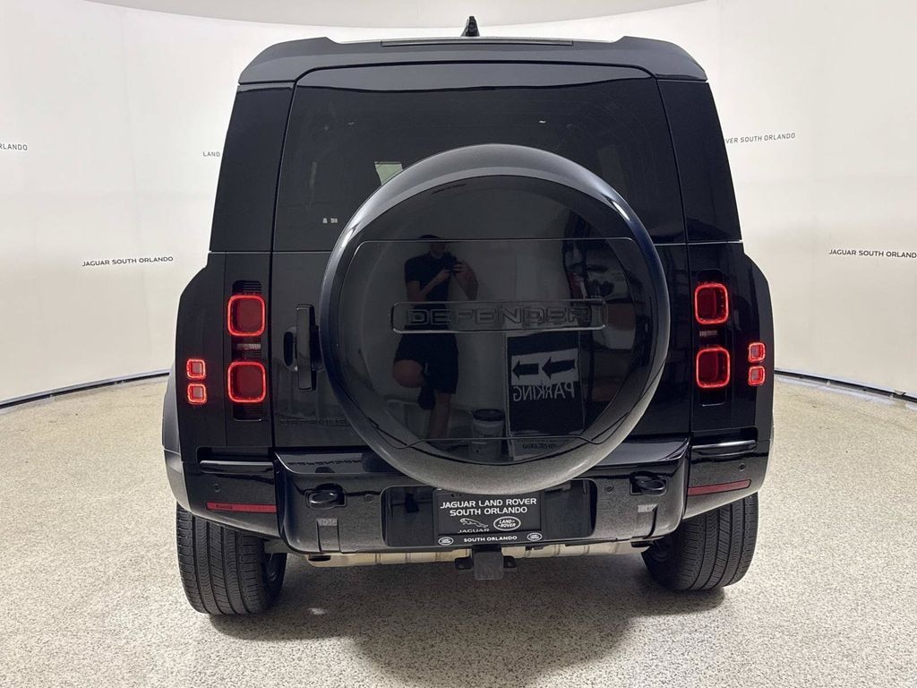 Certified 2024 Land Rover Defender 110 X-Dynamic SE SUV