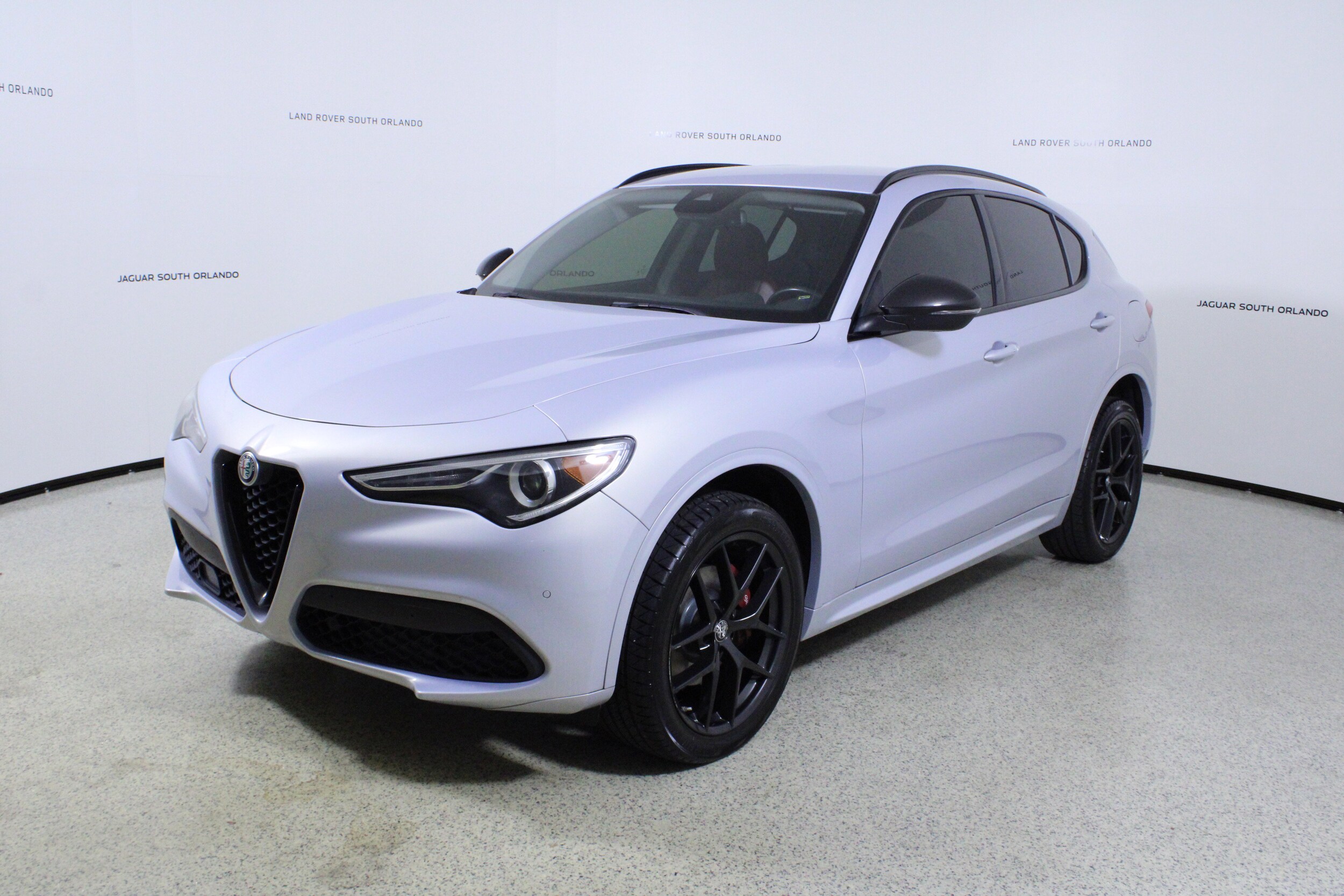 2020 Alfa Romeo Stelvio Sport photo 4