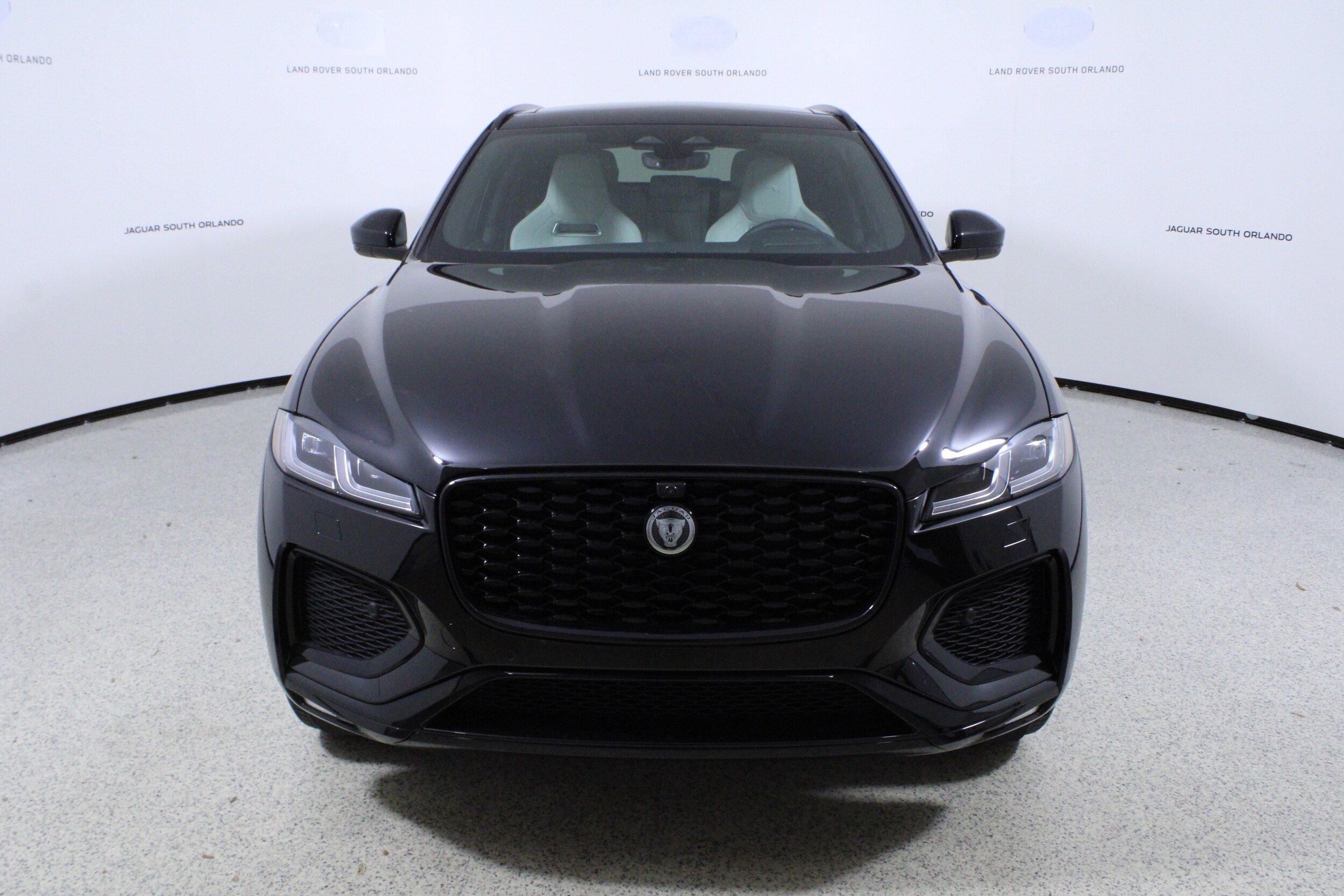 2026 Jaguar F-PACE P400 R-Dynamic S photo 2