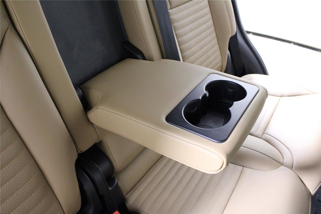 2025 Land Rover Discovery Dynamic SE - Photo 14