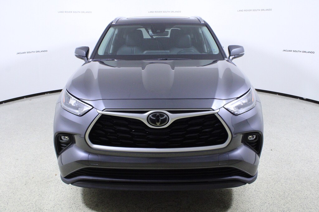 Used 2020 Toyota Highlander XLE FWD (GS)