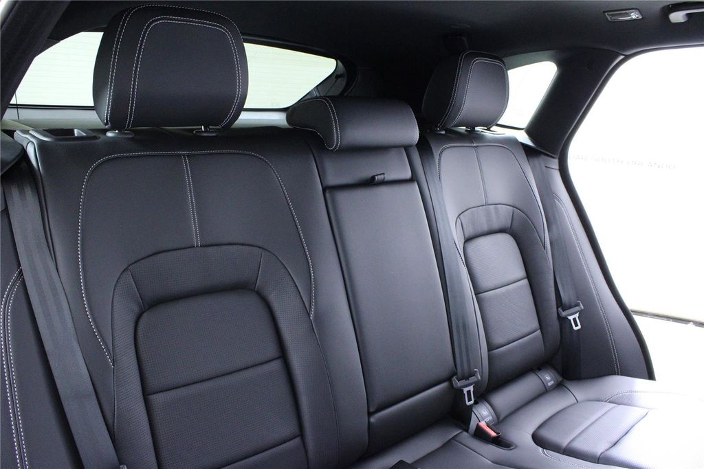 2026 Jaguar F-Pace R-Dynamic S - Photo 12