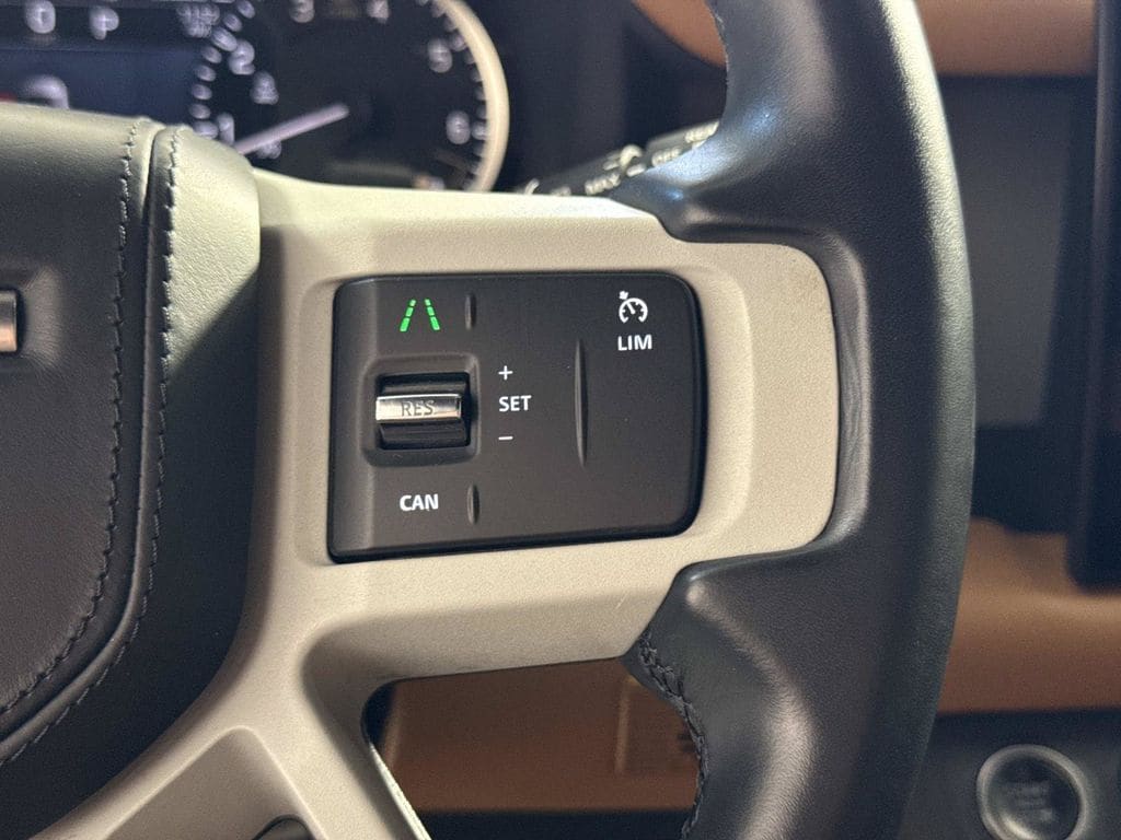2023 Land Rover Defender X-Dynamic SE - Photo 30