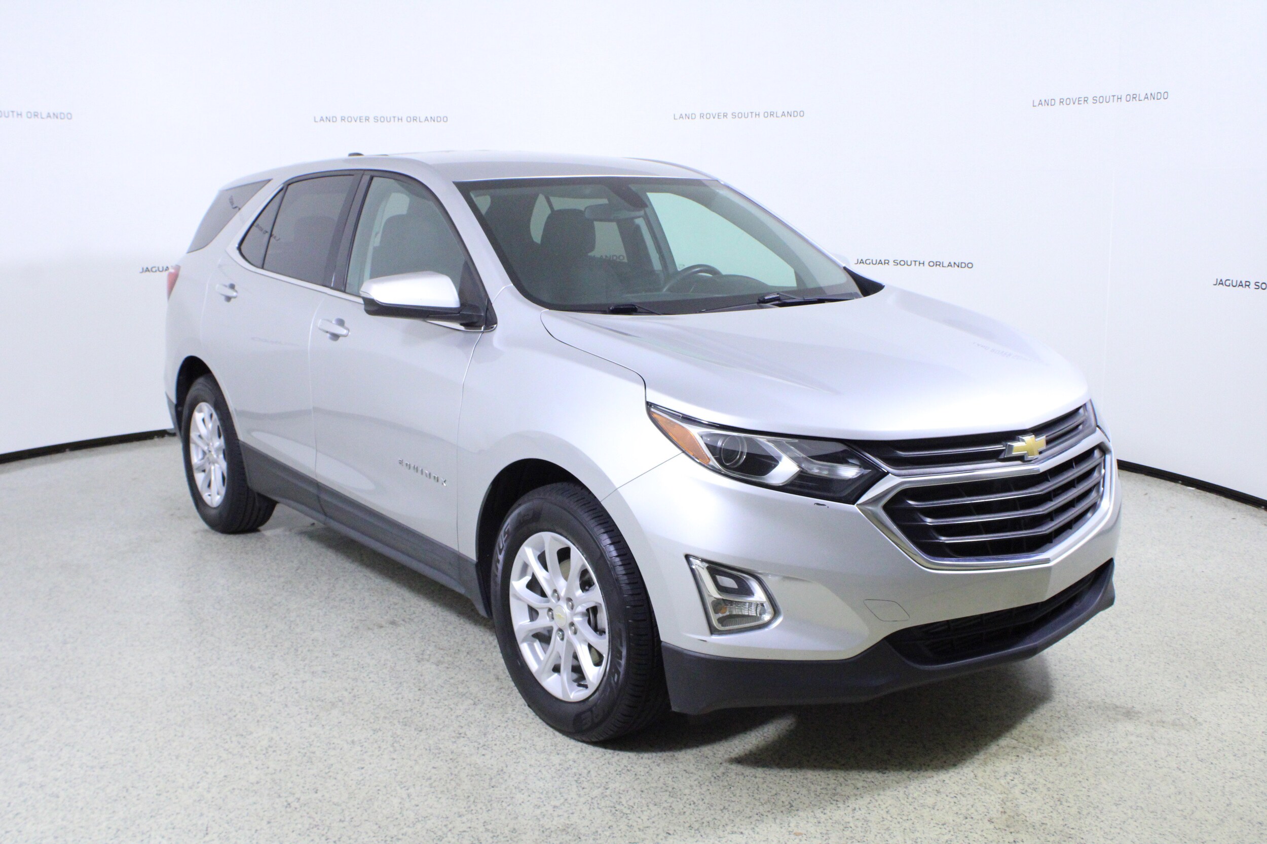 2018 Chevrolet Equinox LT photo 3