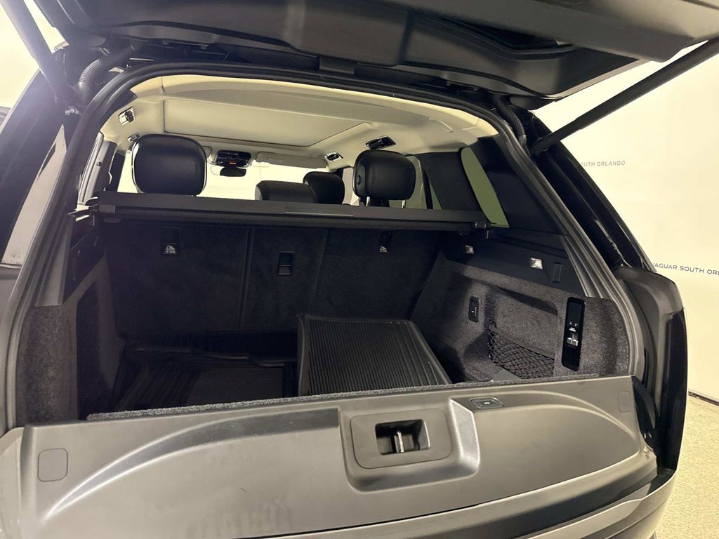 2023 Land Rover Range Rover SE - Photo 10