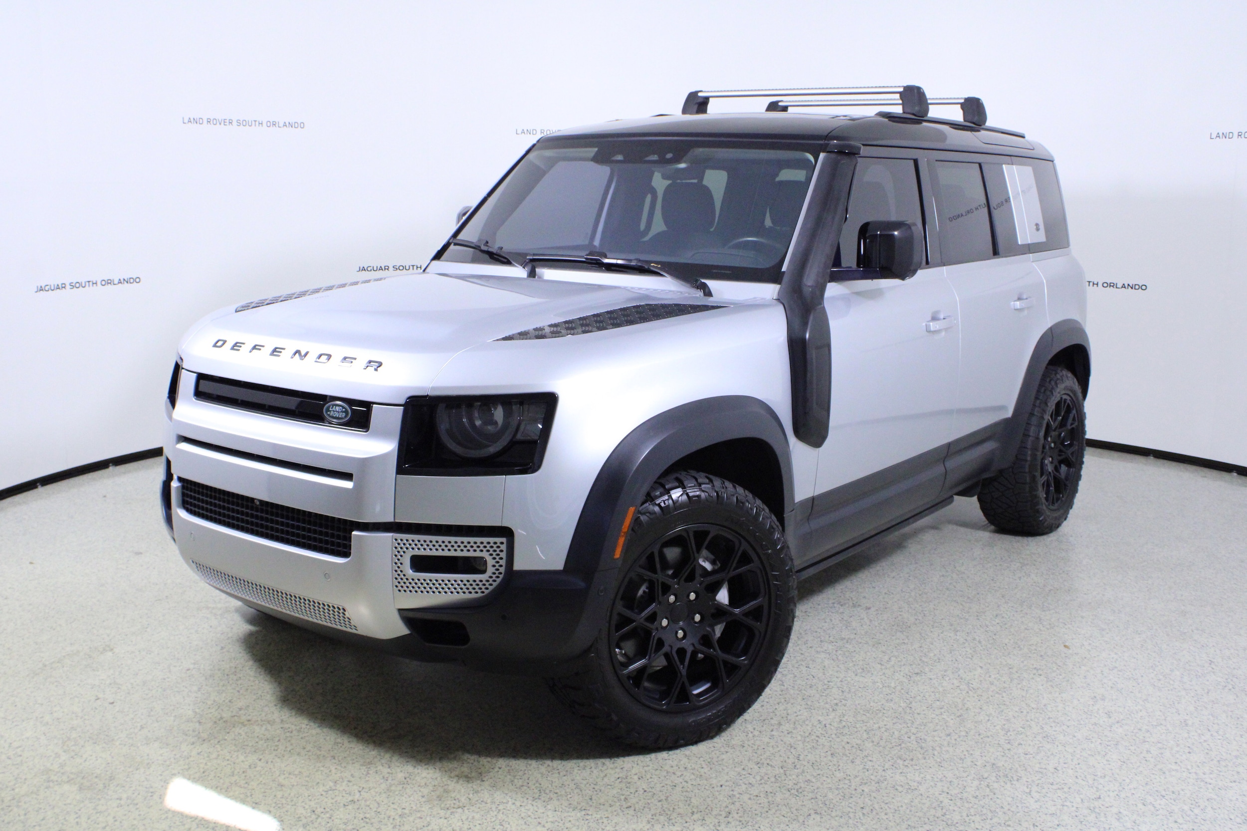 2020 Land Rover Defender First Edition's photo