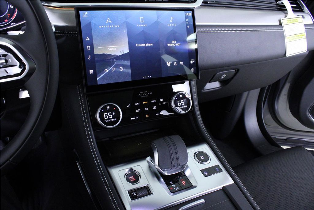 2026 Jaguar F-Pace R-Dynamic S - Photo 19