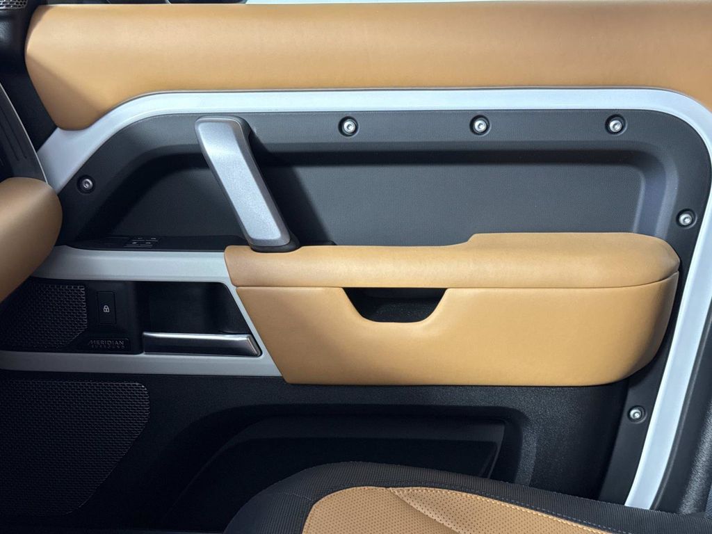 2023 Land Rover Defender X-Dynamic SE - Photo 22