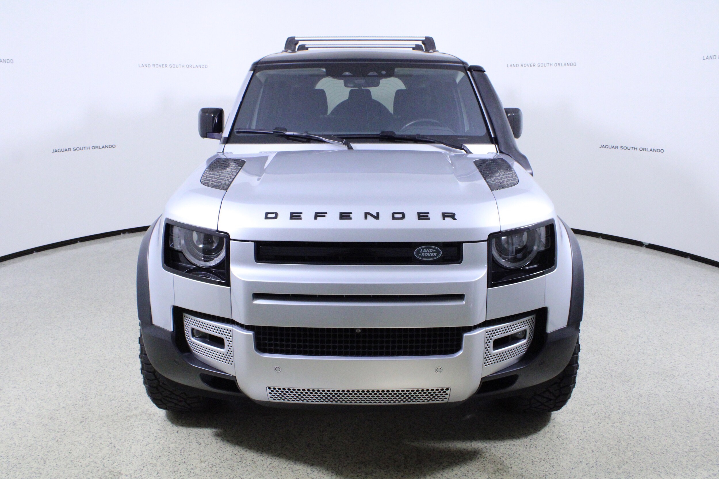 2020 Land Rover Defender 110 photo 2