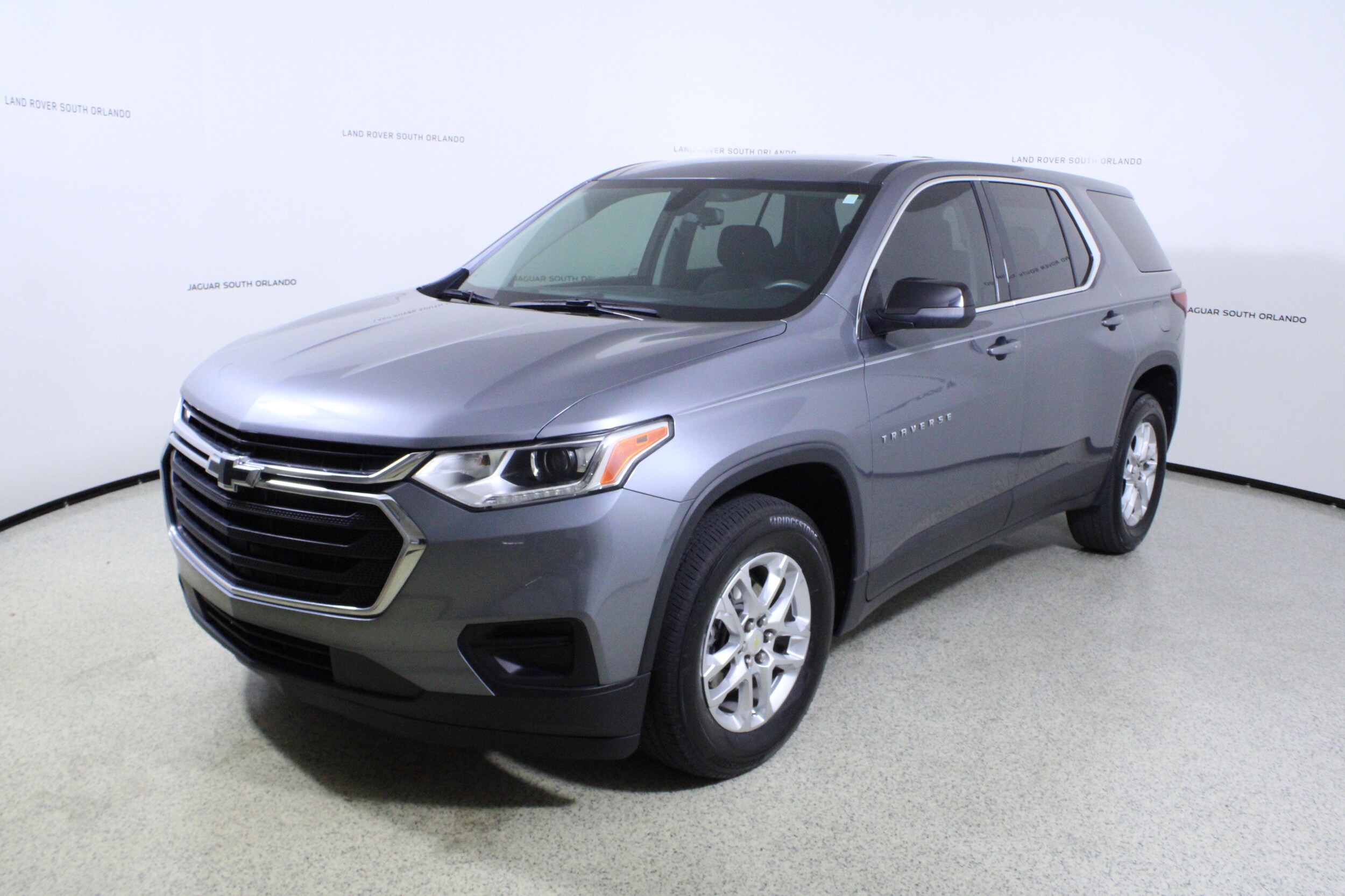 2021 Chevrolet Traverse LS photo 4