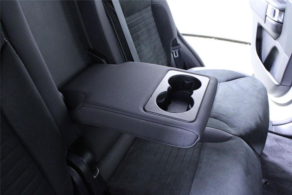 2023 Land Rover Discovery S R Dynamic - Photo 16