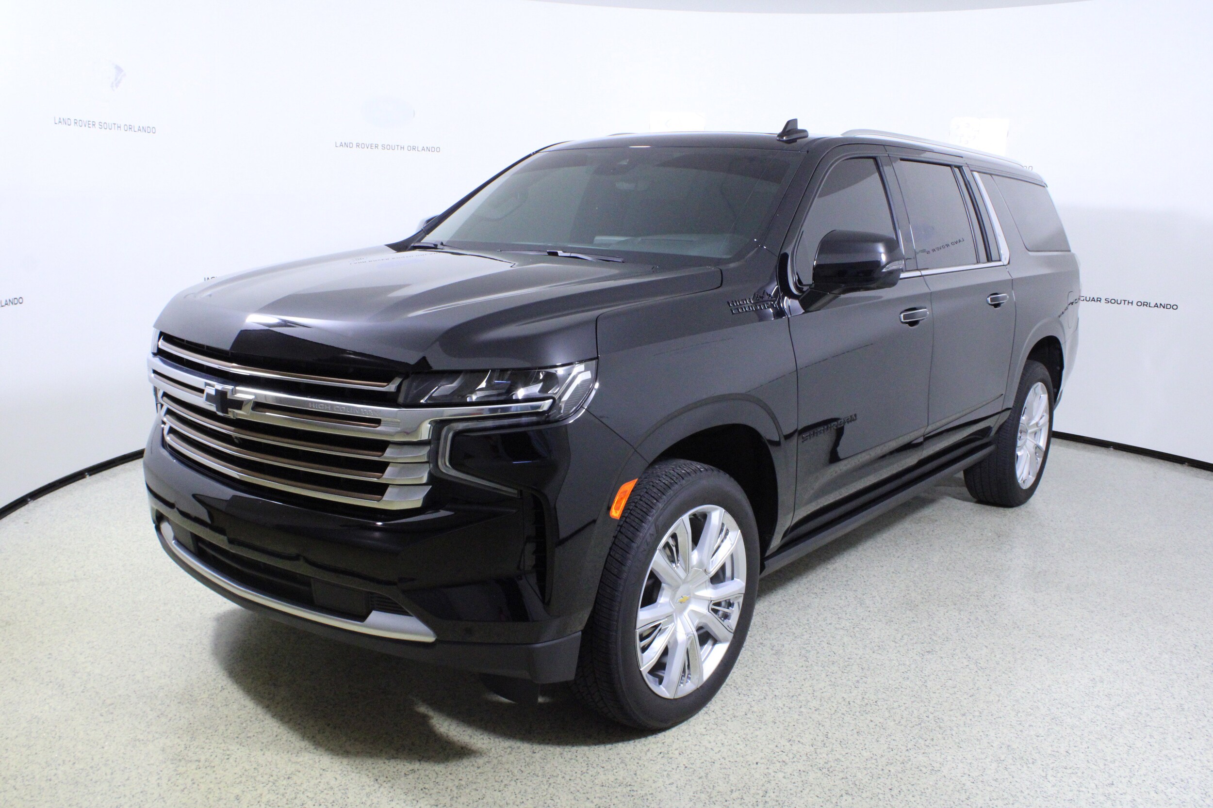 2024 Chevrolet Suburban High Country photo 2