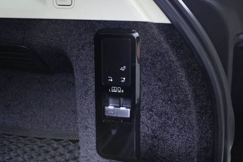 2023 Land Rover Range Rover SE - Photo 10