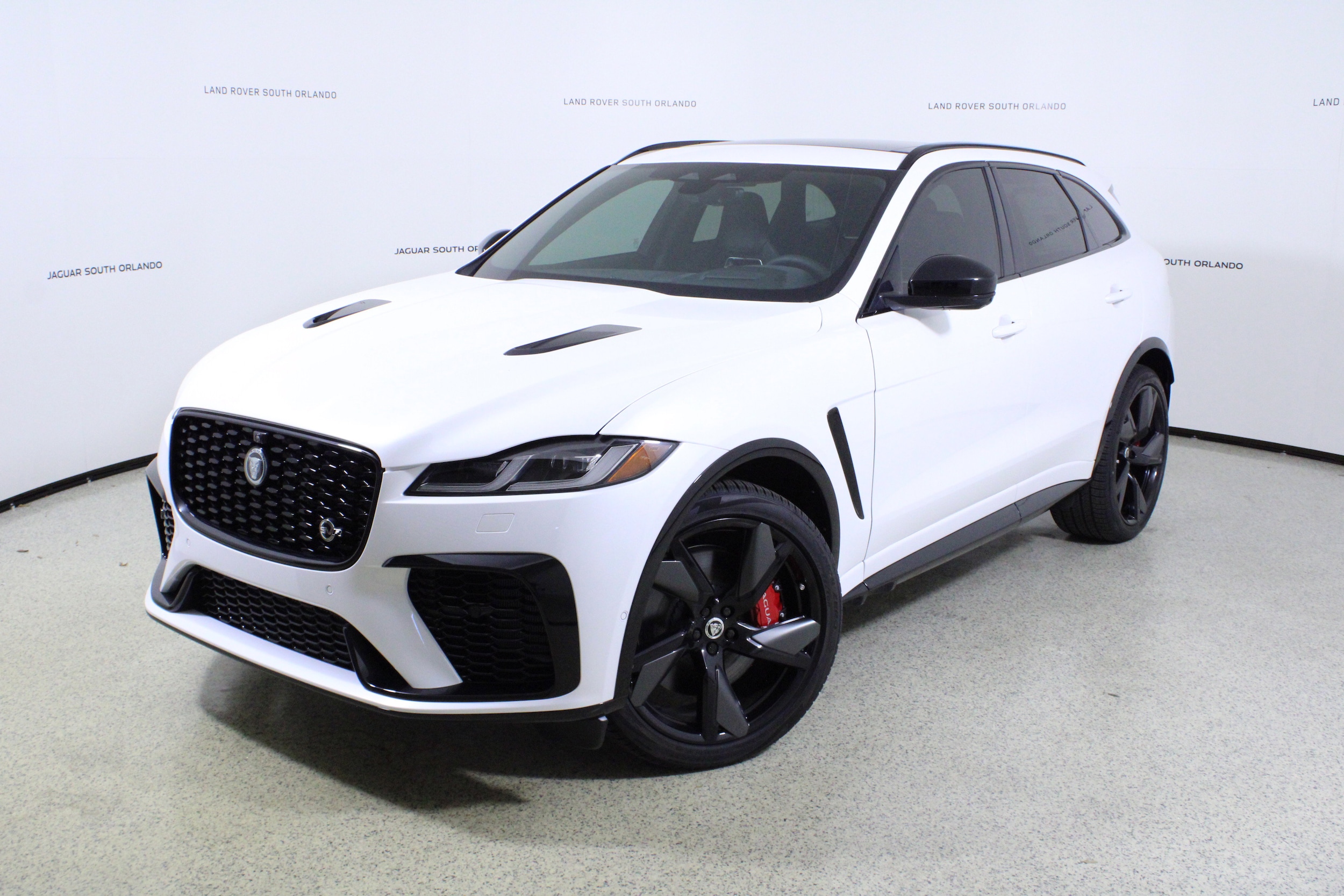 2026 Jaguar F-Pace SVR's photo