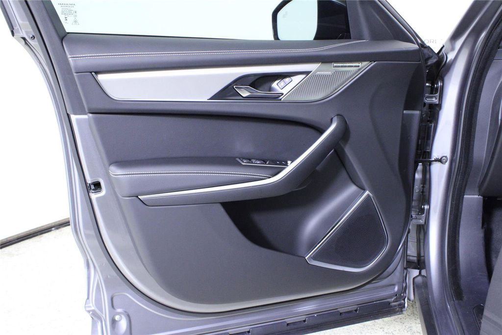 2026 Jaguar F-Pace R-Dynamic S - Photo 15