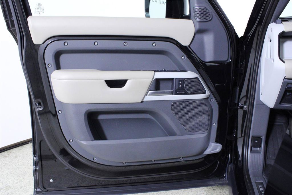2021 Land Rover Defender X-Dynamic HSE - Photo 18