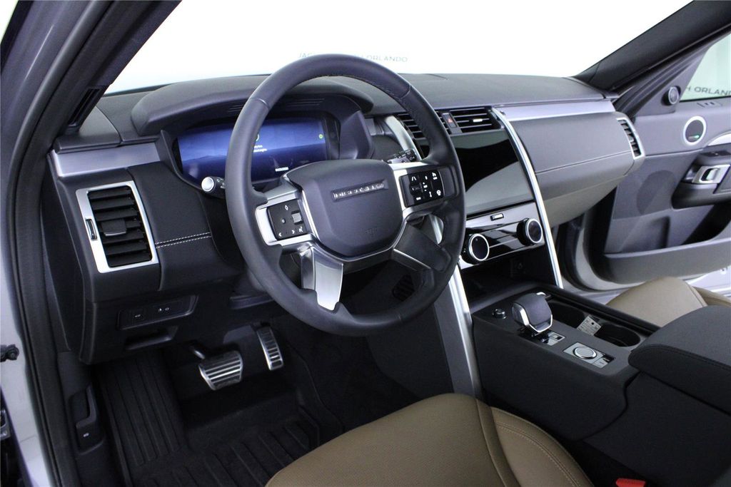 2025 Land Rover Discovery Dynamic SE - Photo 20