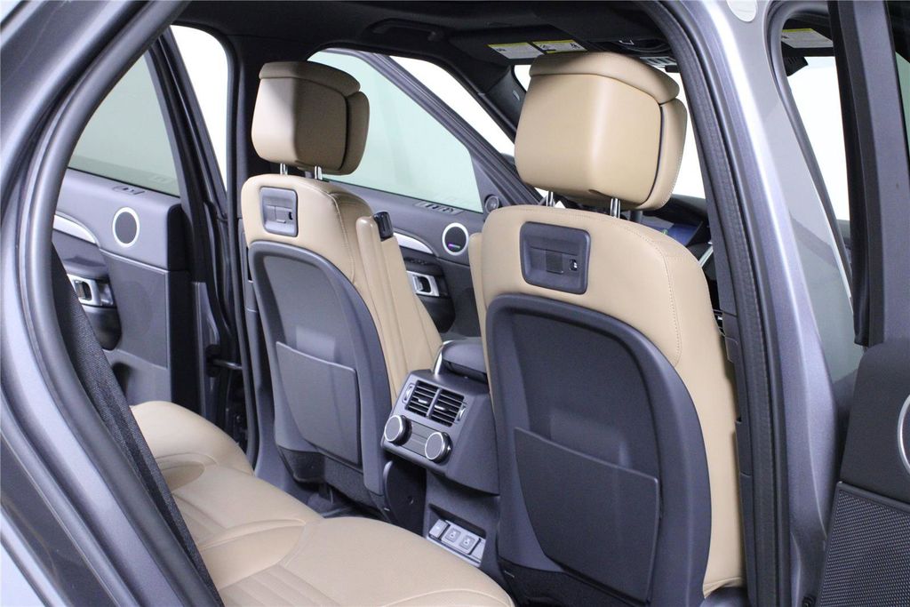 2025 Land Rover Discovery Dynamic SE - Photo 12