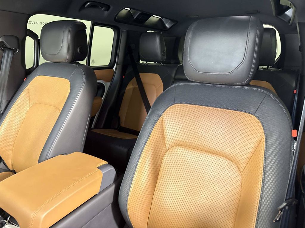 2023 Land Rover Defender X-Dynamic SE - Photo 19
