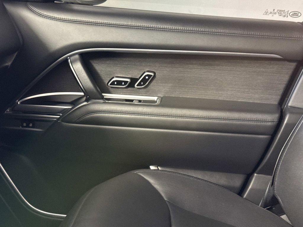 2023 Land Rover Range Rover SE - Photo 23