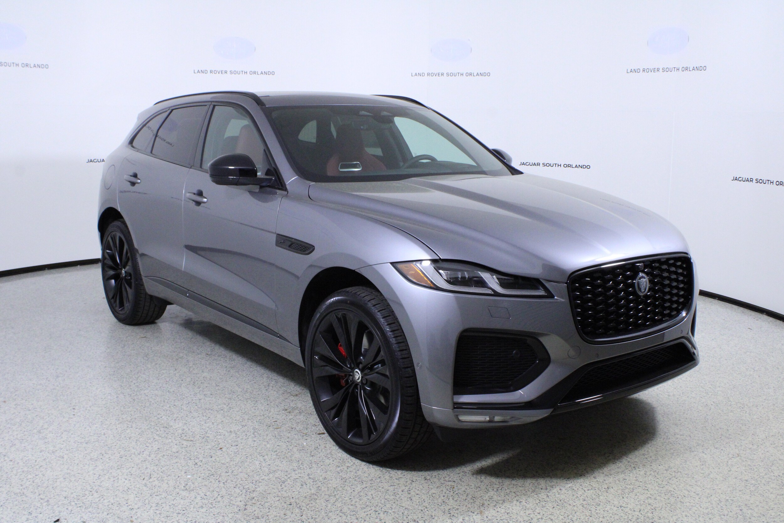 2026 Jaguar F-PACE P400 R-Dynamic S photo 3