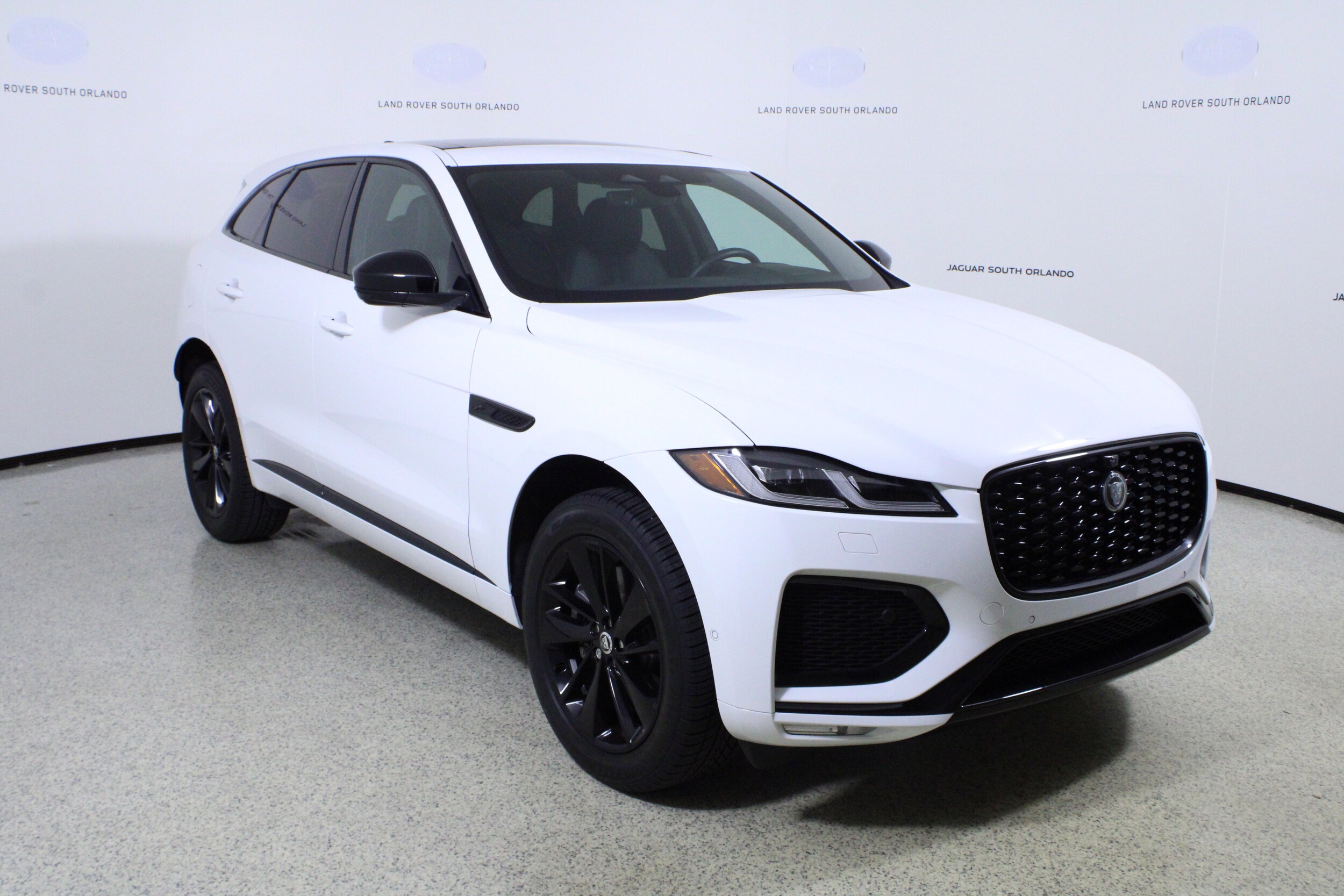 2026 Jaguar F-PACE R-Dynamic S P250 photo 2