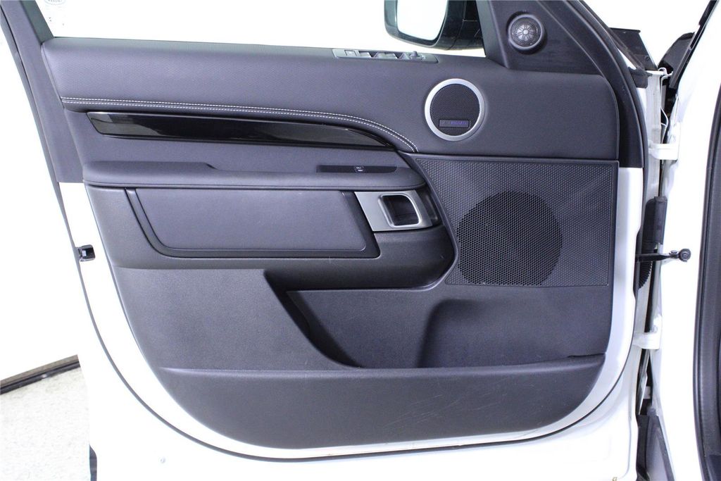 2023 Land Rover Discovery S R Dynamic - Photo 20