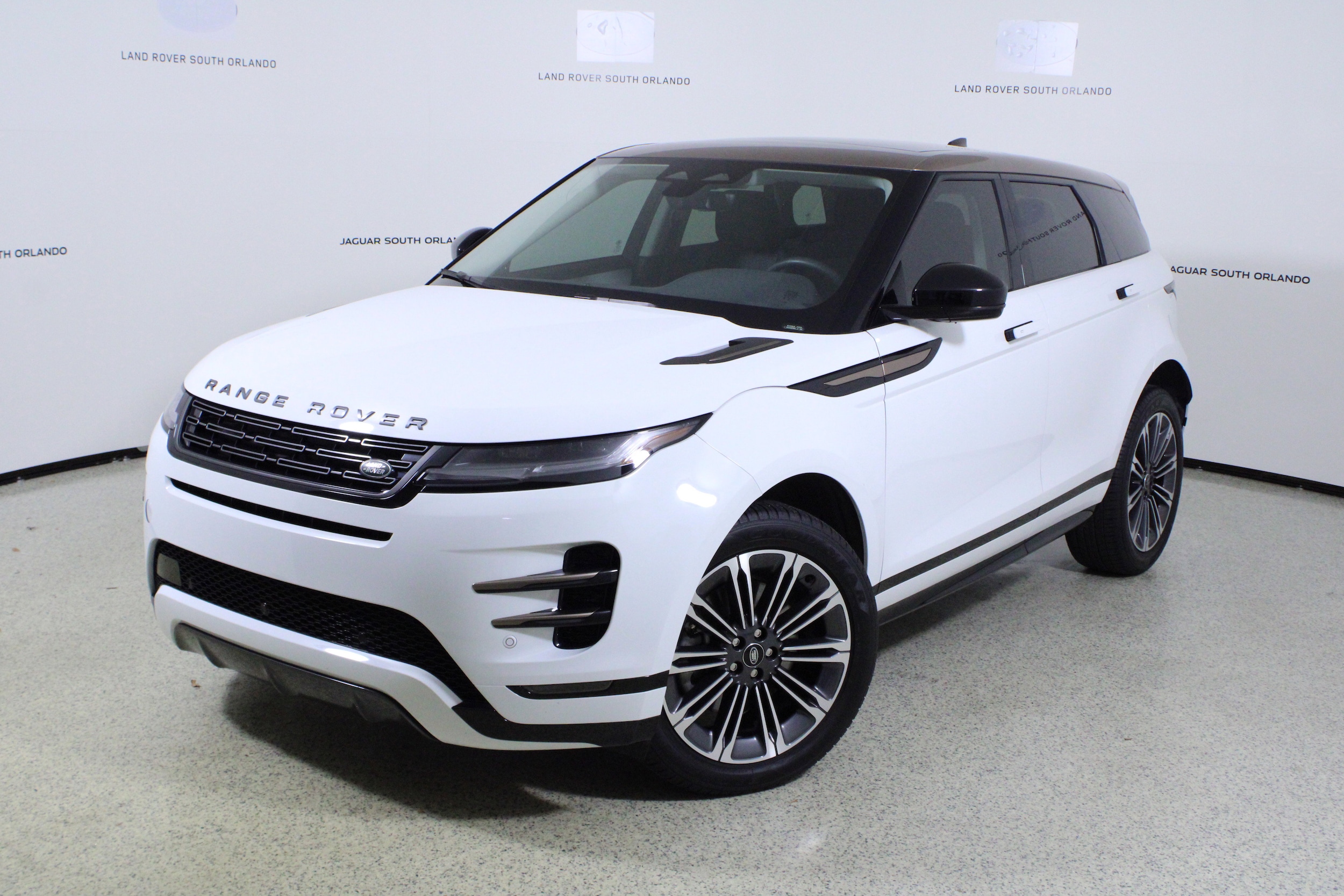 2024 Land Rover Range Rover Evoque Dynamic SE