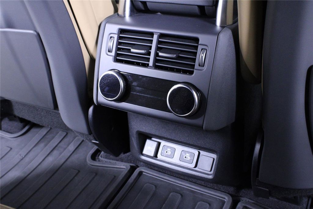 2025 Land Rover Discovery Dynamic SE - Photo 15
