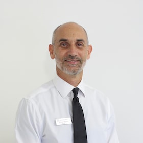 Staff member Abner Marrero from ID_bed14351ddc9