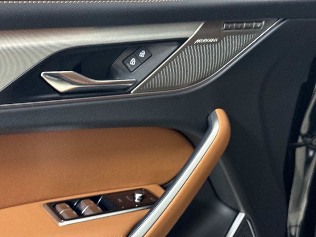 2026 Jaguar F-Pace R-Dynamic S - Photo 18