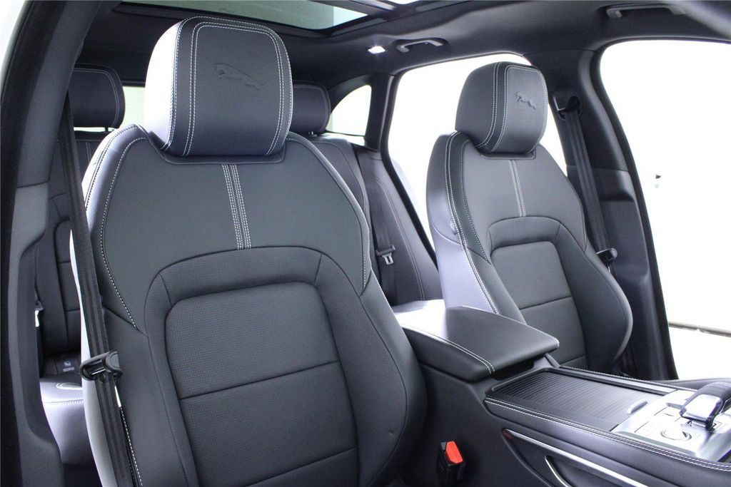 2026 Jaguar F-Pace R-Dynamic S - Photo 14