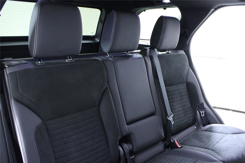 2023 Land Rover Discovery S R Dynamic - Photo 15