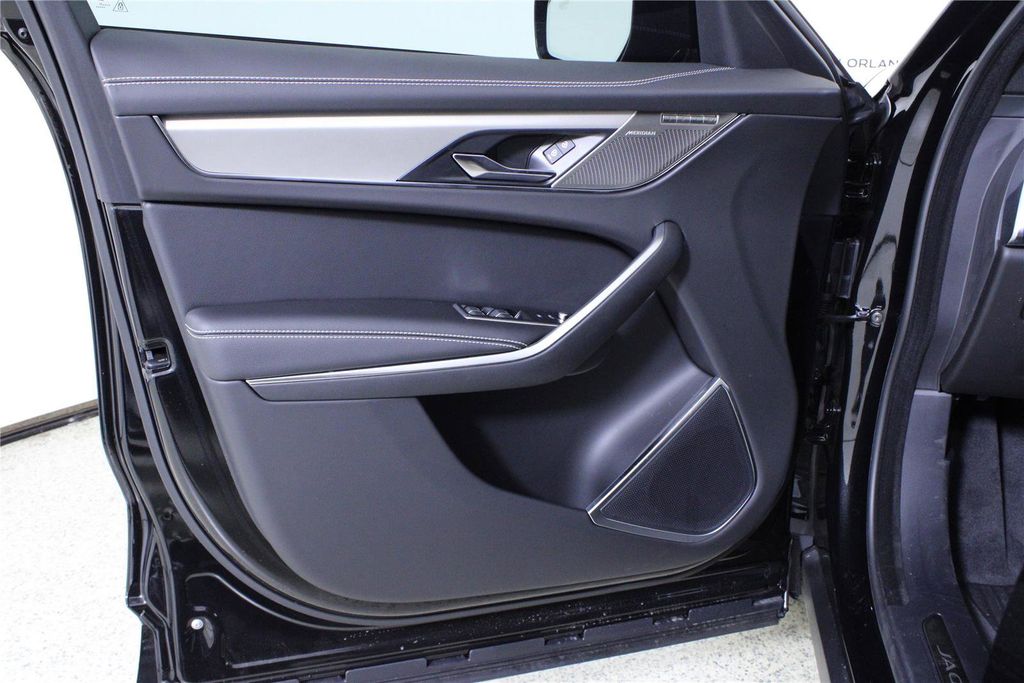 2026 Jaguar F-Pace R-Dynamic S - Photo 15