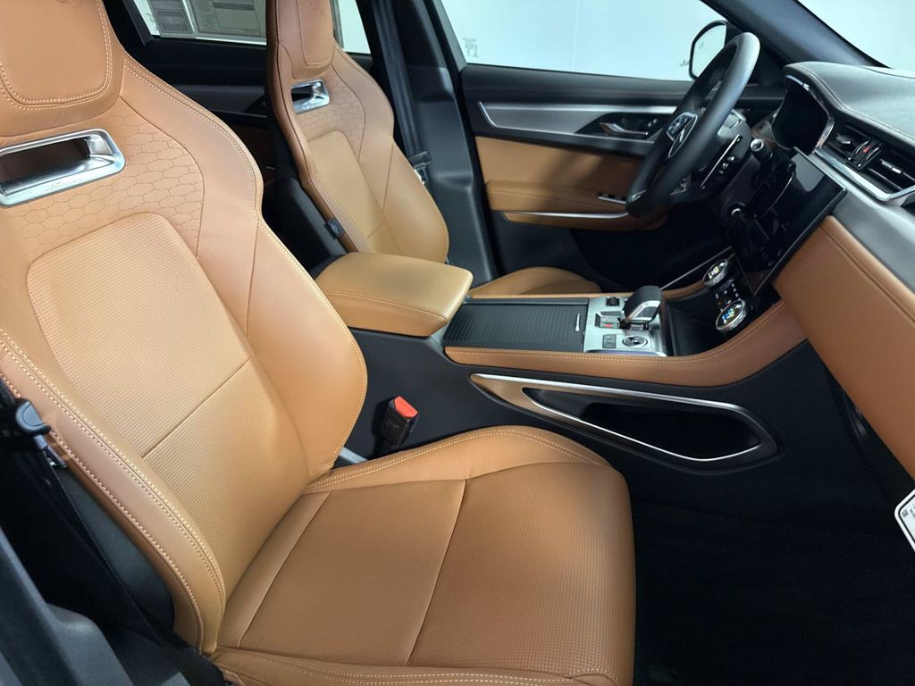 2026 Jaguar F-Pace R-Dynamic S - Photo 10