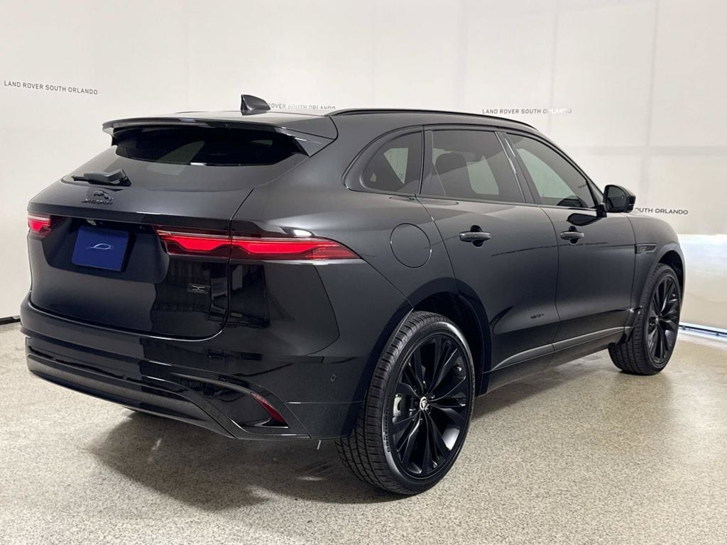 2026 Jaguar F-Pace R-Dynamic S - Photo 5