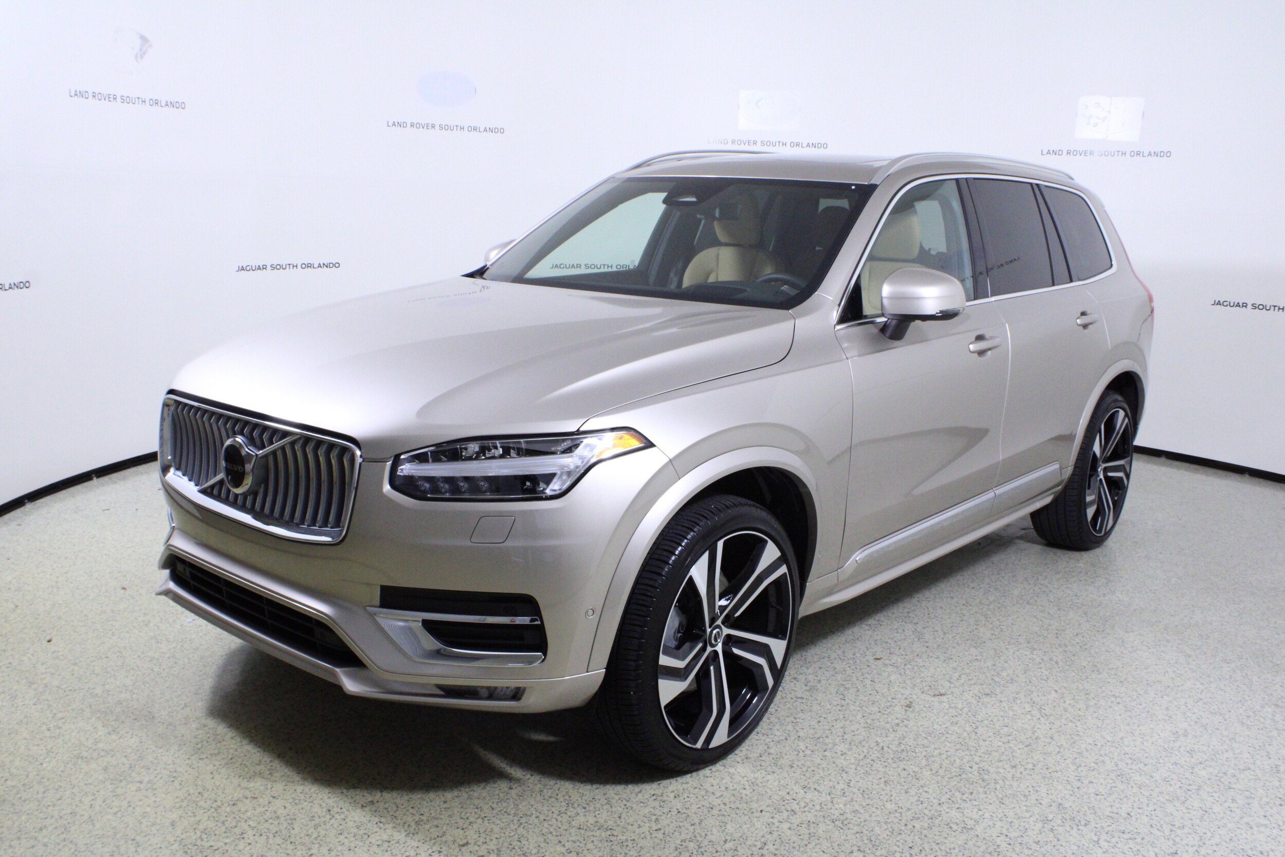 2025 Volvo XC90 AWD photo 4