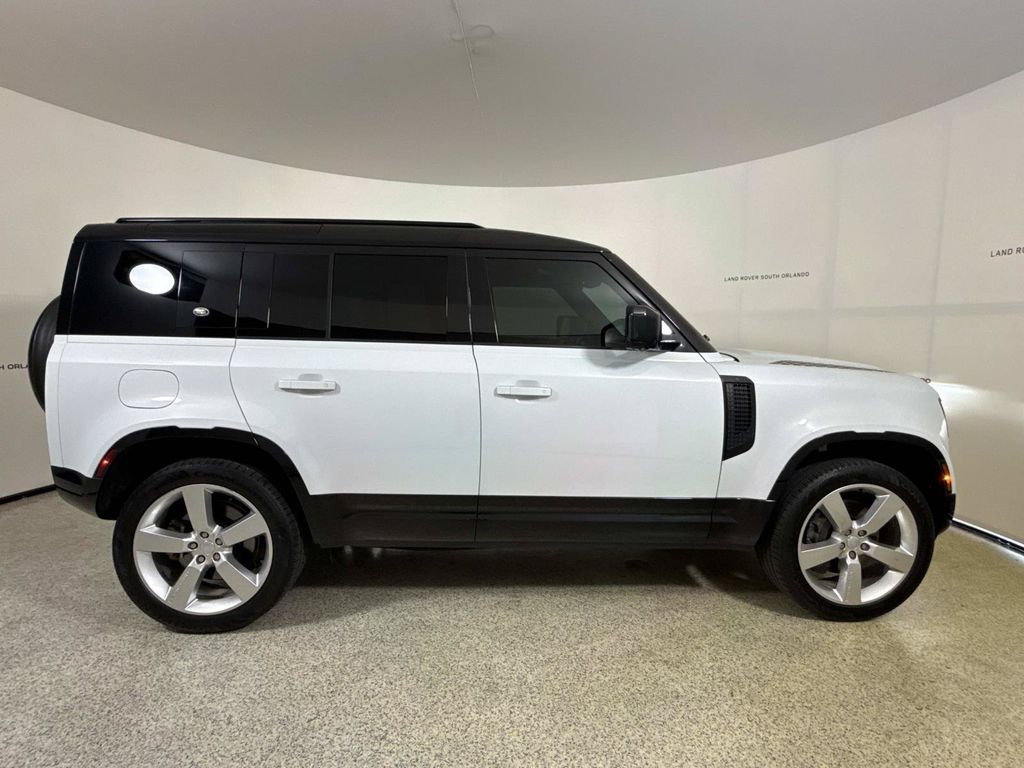2023 Land Rover Defender X-Dynamic SE - Photo 6