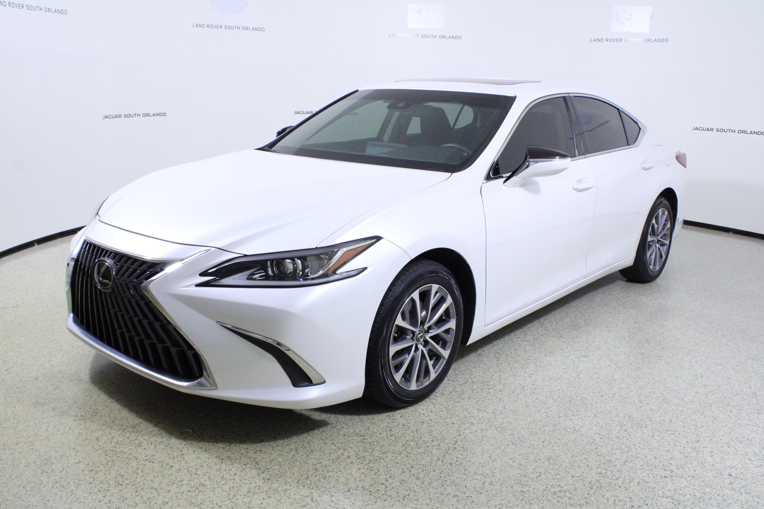 2022 Lexus ES 350 photo 4