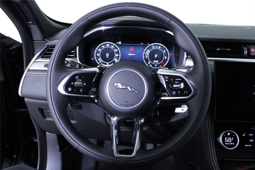 2026 Jaguar F-Pace R-Dynamic S - Photo 17