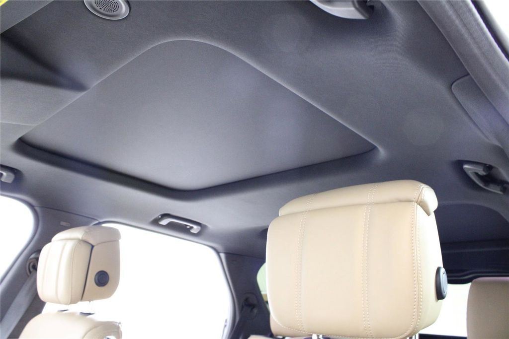 2025 Land Rover Discovery Dynamic SE - Photo 29