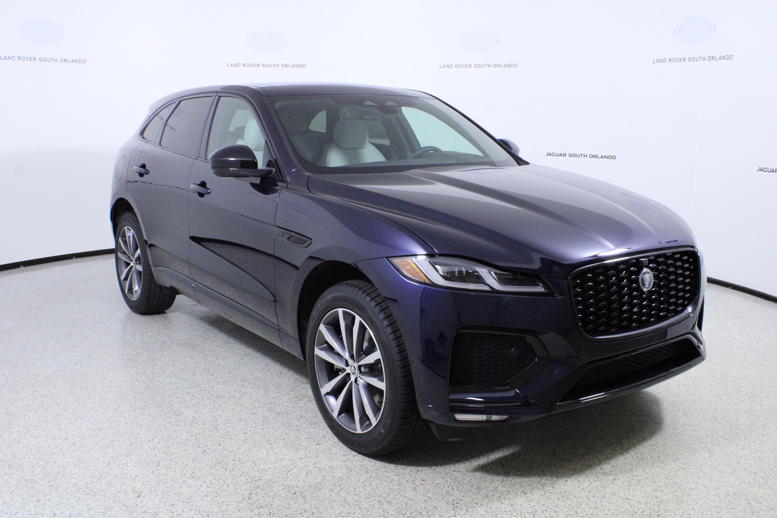 2026 Jaguar F-PACE P400 R-Dynamic S photo 3