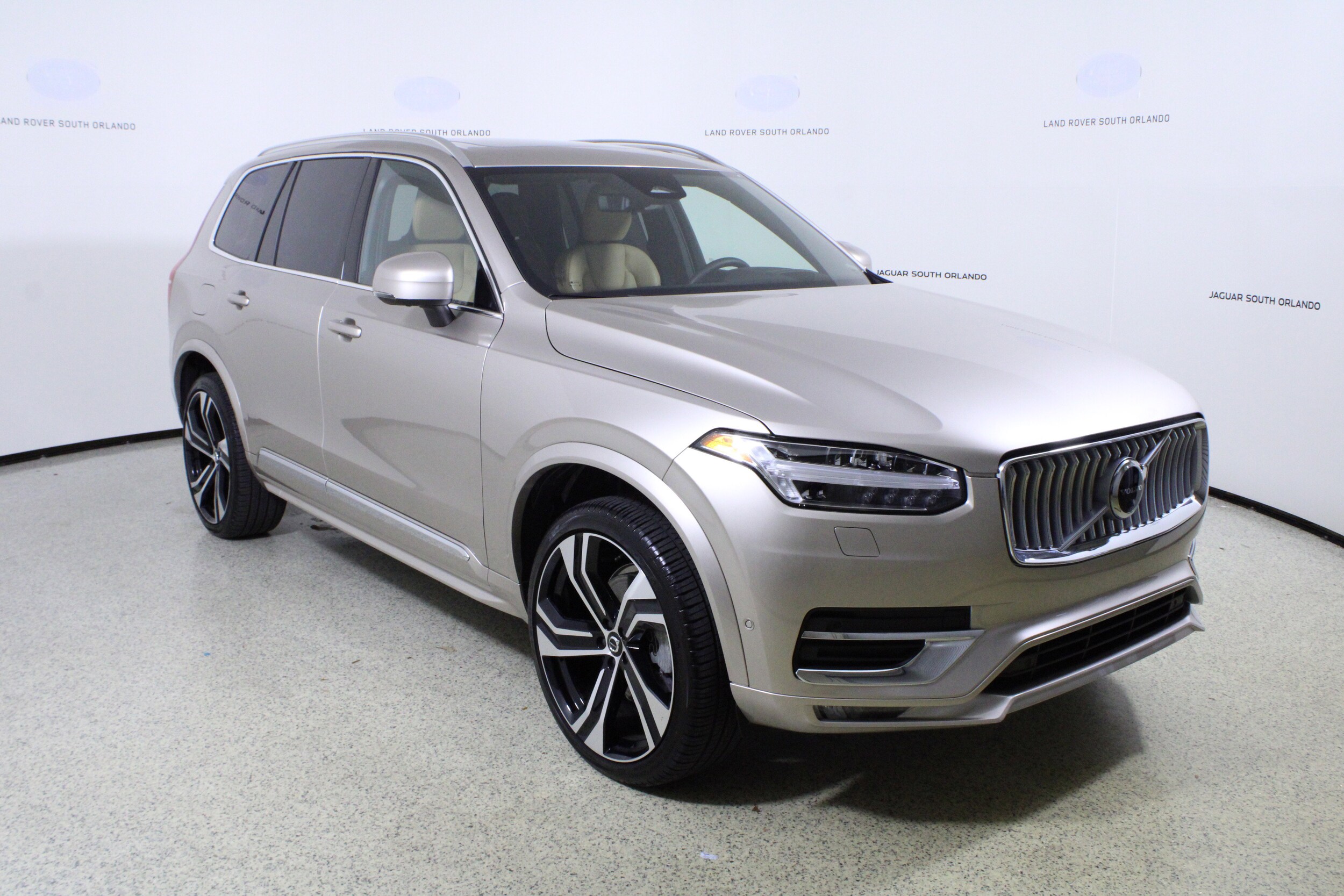 2025 Volvo XC90 AWD photo 3