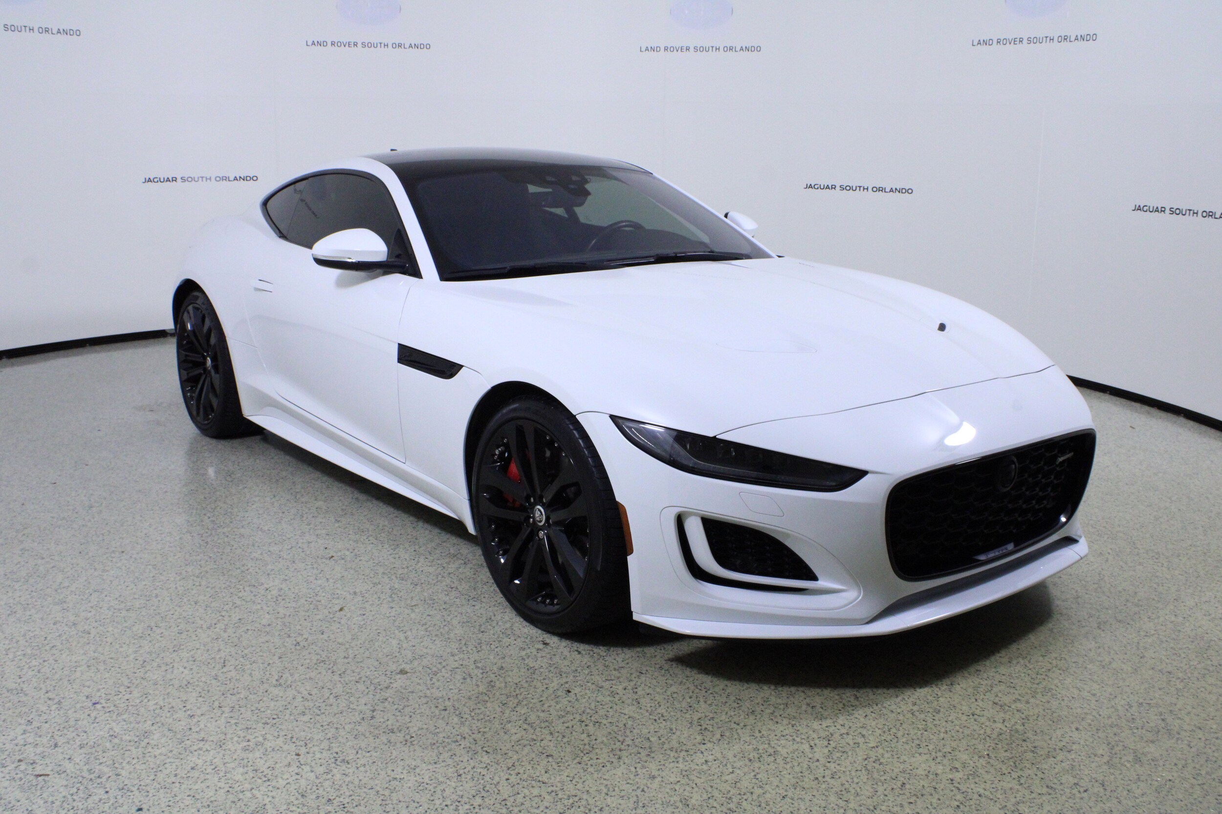 2024 Jaguar F-TYPE R-Dynamic P450 photo 3