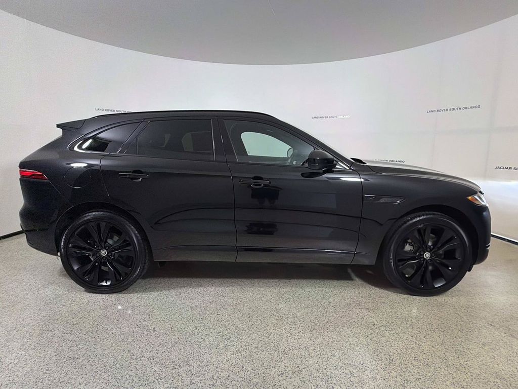 2026 Jaguar F-Pace R-Dynamic S - Photo 6