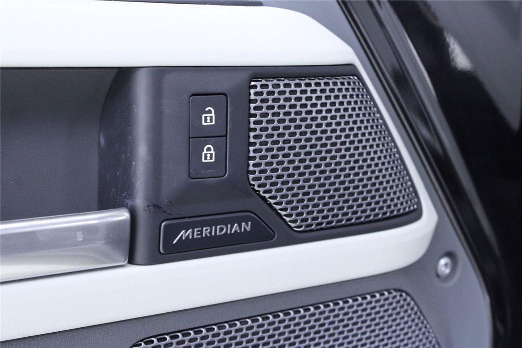 2021 Land Rover Defender X-Dynamic HSE - Photo 19