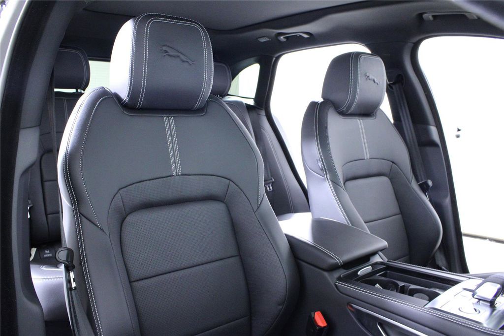 2026 Jaguar F-Pace R-Dynamic S - Photo 14