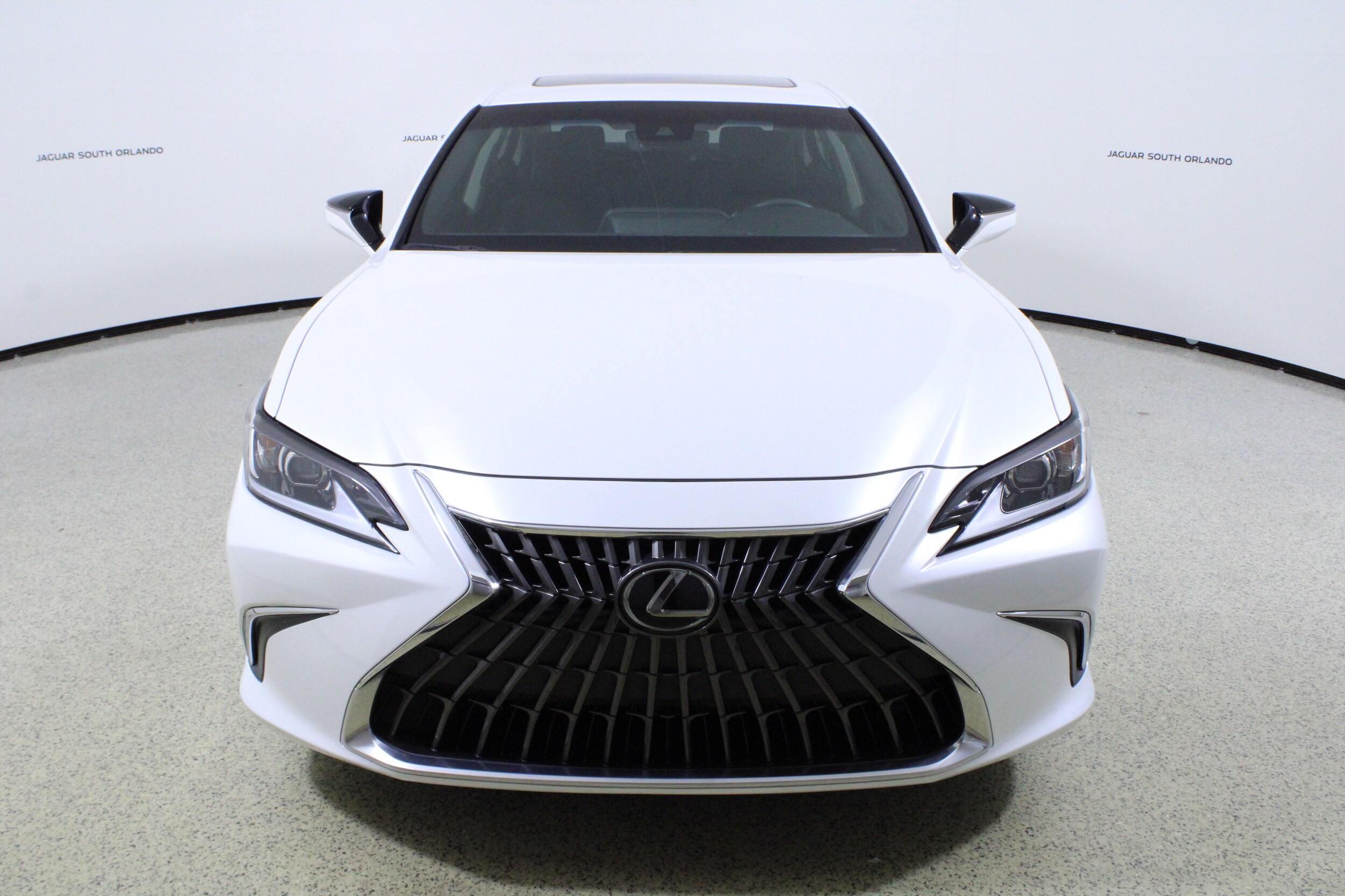 2022 Lexus ES 350 photo 2