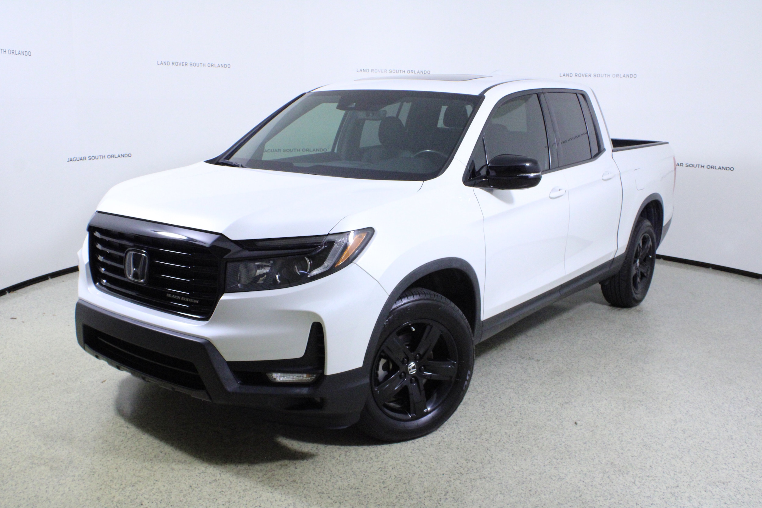 2022 Honda Ridgeline Black Edition's photo
